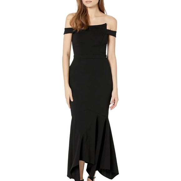 Xscape Gown Asymmetric Off the Shoulder Handkerchief Hem
Dress in black Size 8 - Picture 3 of 8